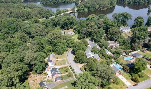 Photo #8 of 509 Riverview Drive, Suffolk, Virginia 0.6 acres