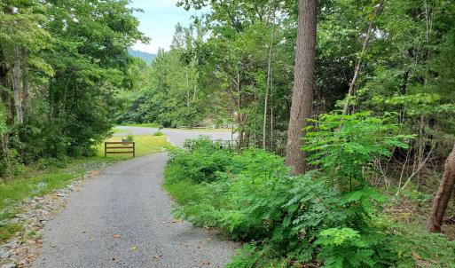 Photo #18 of 118 LEXINGTON CT, STANARDSVILLE, VA 19.4 acres