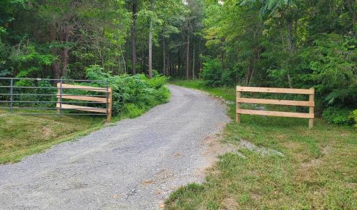 Photo #10 of 118 LEXINGTON CT, STANARDSVILLE, VA 19.4 acres