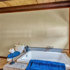 Cottage - Full Bath - Entry Lvl02