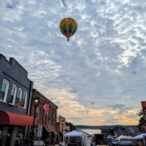 BALLOON OVER TOWN