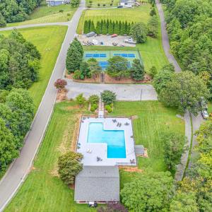 13-31-Community Pool and Tennis Courts