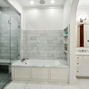 Soaking Tub with Seamless Entry Shower